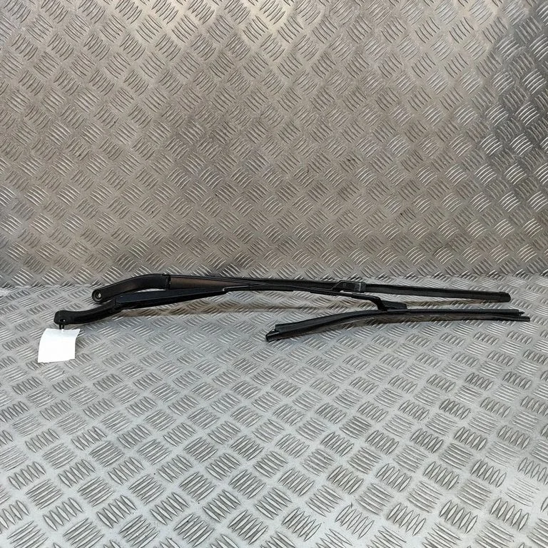 Priekšējā stikla tīrītājs 2GB955410A