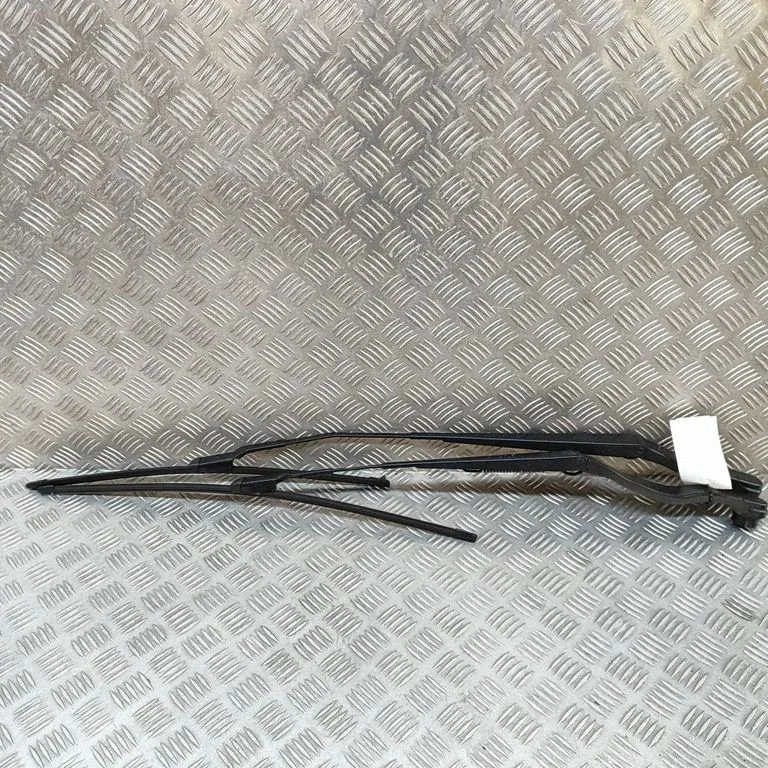 Windshield/front glass wiper blade JPLA17526AC