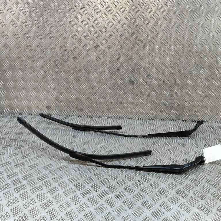 Priekšējā stikla tīrītājs 8Y2955408