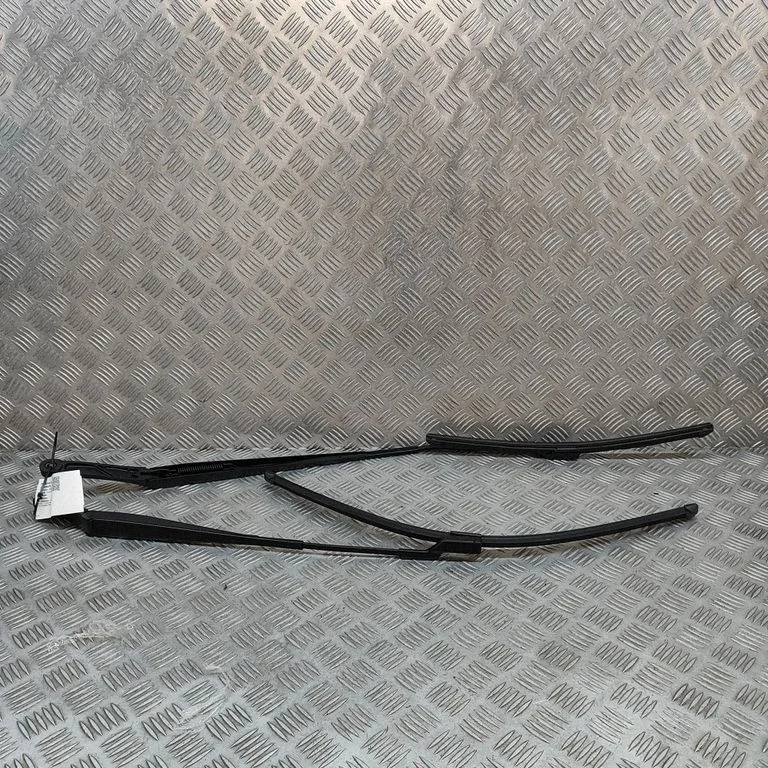 Windshield/front glass wiper blade 11C955410