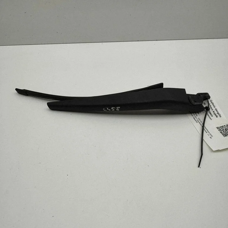 Aizmugurējā stikla tīrītāja svira 31391756