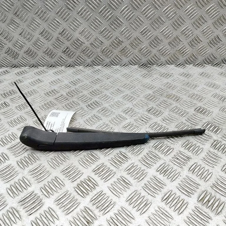 Rear wiper blade arm 98811A2000 – KIA Ceed (2012-2018)
