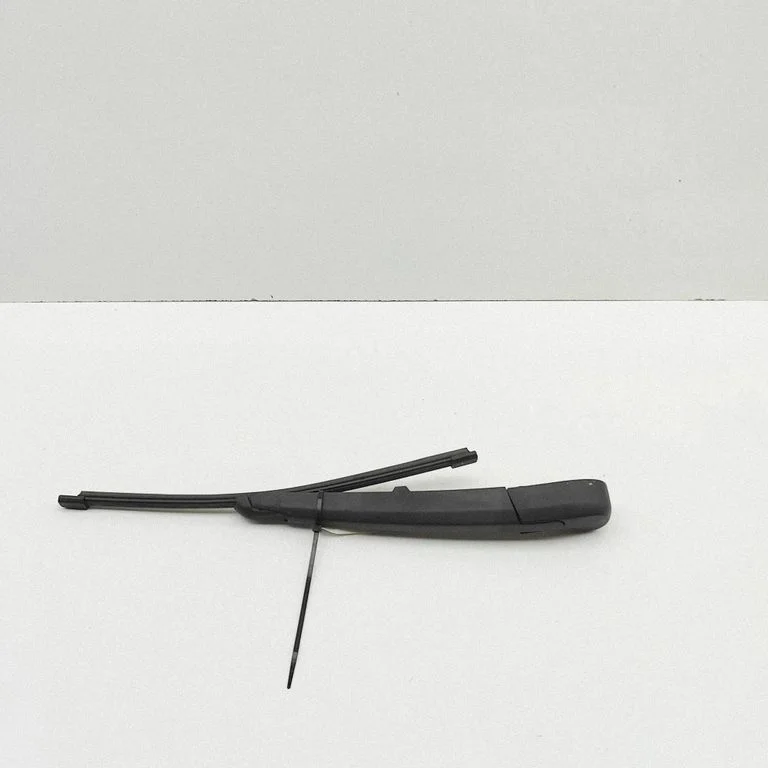 Rear wiper blade arm 98811J7500