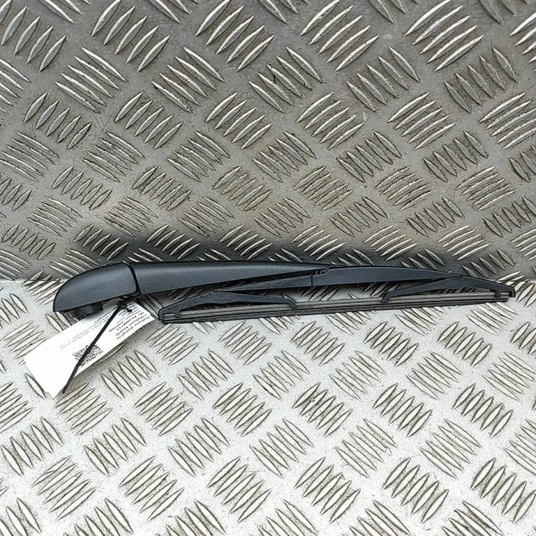 Aizmugurējā stikla tīrītāja svira FK7217C406AA