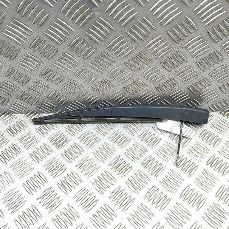 Aizmugurējā stikla tīrītāja svira 98815A4100
