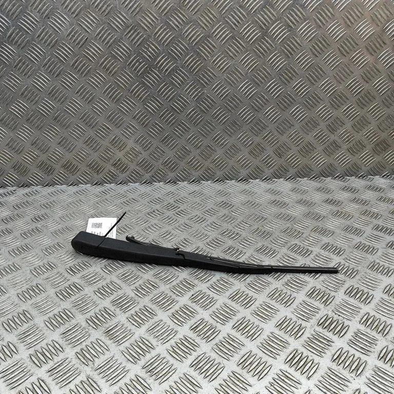 Aizmugurējā stikla tīrītāja svira 98815A4100