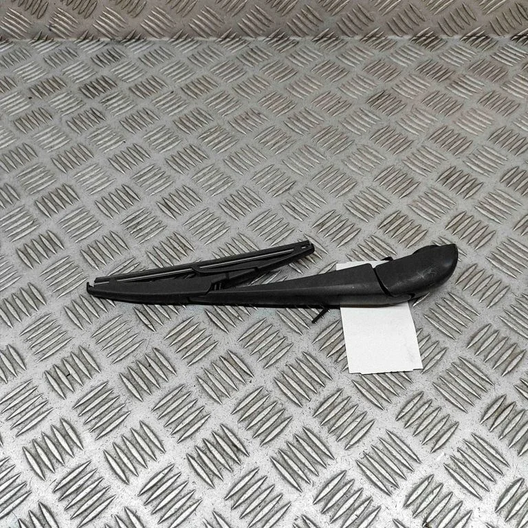 Aizmugurējā stikla tīrītāja svira 8524102060