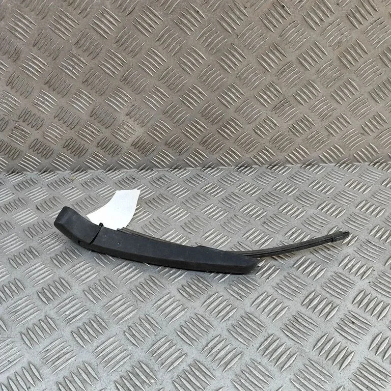 Aizmugurējā stikla tīrītāja svira 7366061
