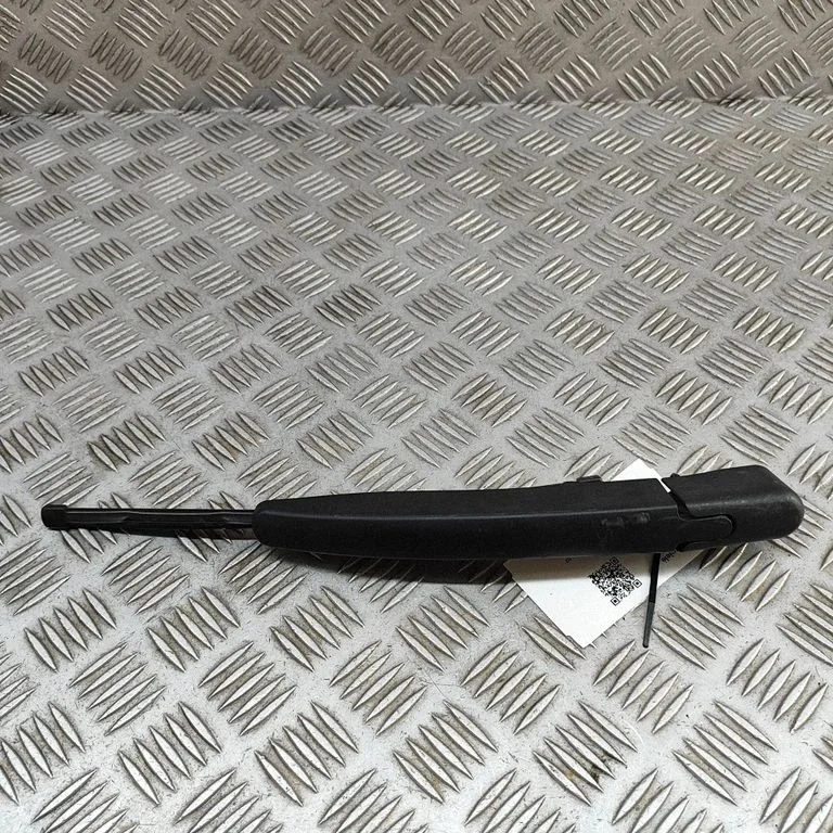 Aizmugurējā stikla tīrītāja svira W000107281