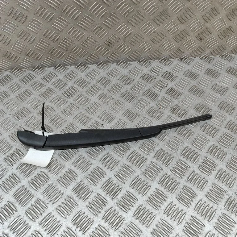 Aizmugurējā stikla tīrītāja svira 50557611