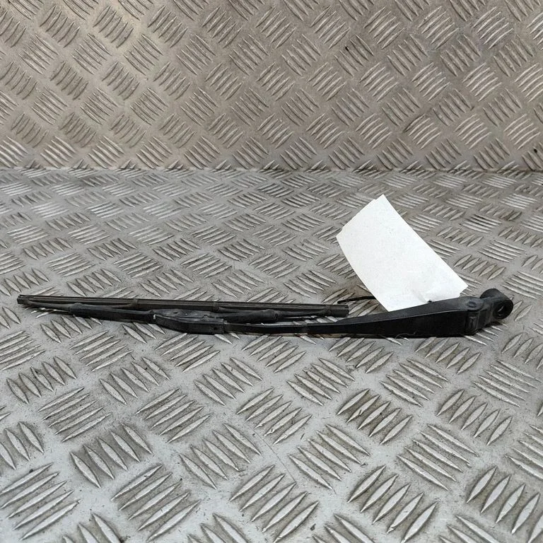 Aizmugurējā stikla tīrītāja svira BJ3217C403BC