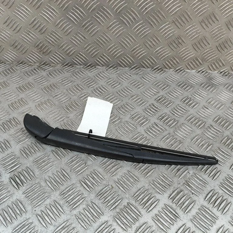 Rear wiper blade arm – Lexus NX (2014-2021)