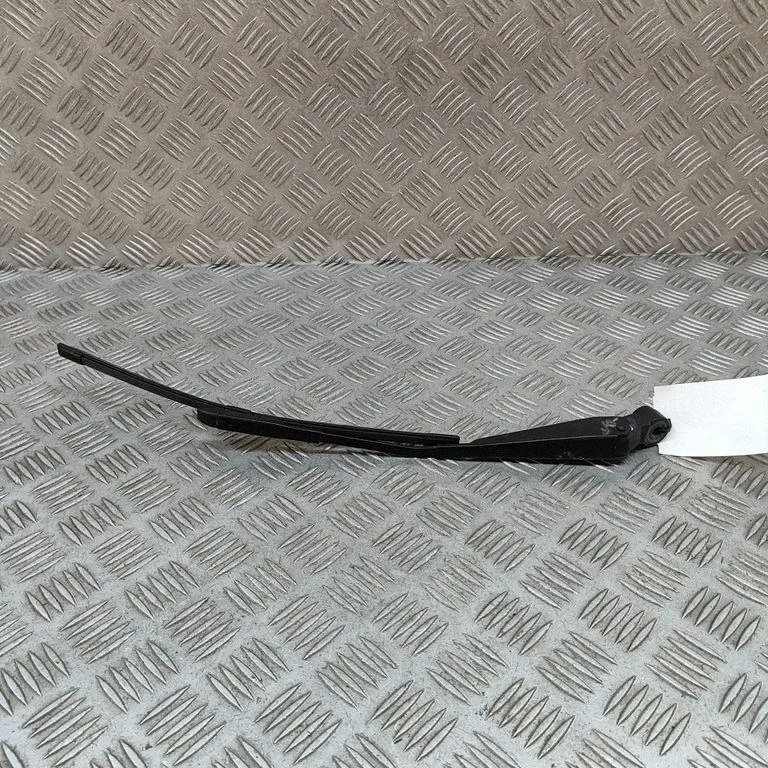 Rear wiper blade arm J8A217C403AA