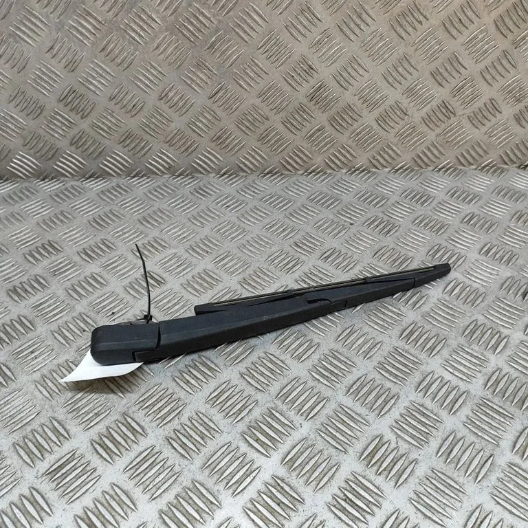 Aizmugurējā stikla tīrītāja svira 7851135000