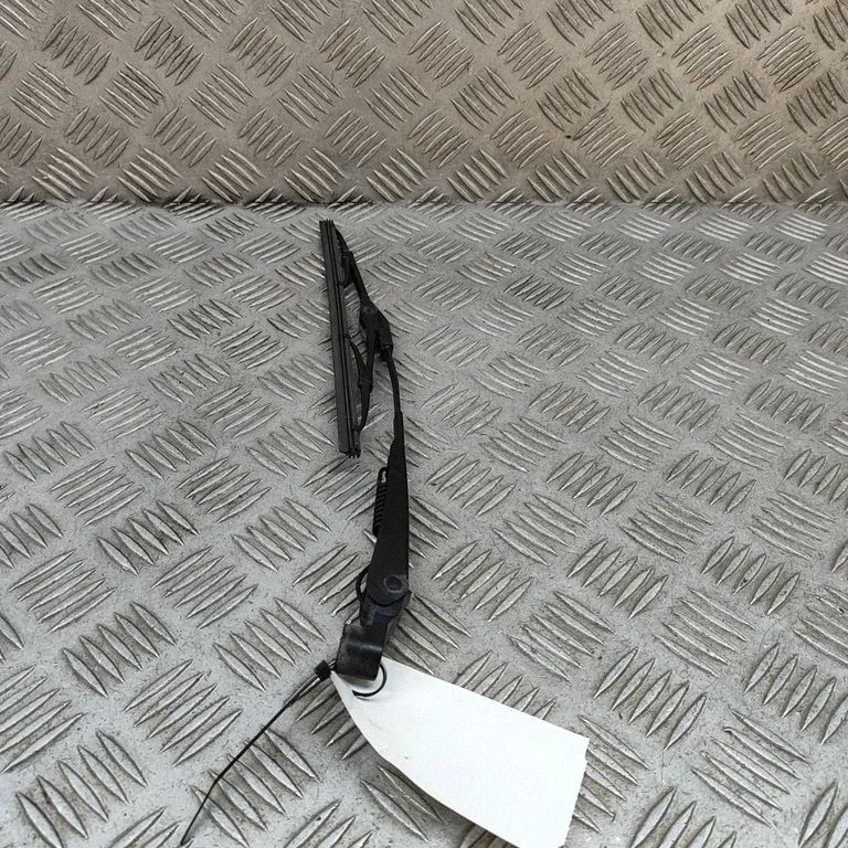 Rear wiper blade arm – Land Rover Range Rover L405 (2013-2021)