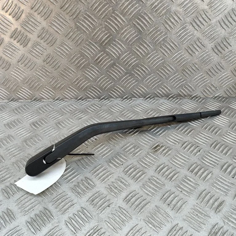 Aizmugurējā stikla tīrītāja svira – BMW 1. sērija F20 F21 (2011-2019)