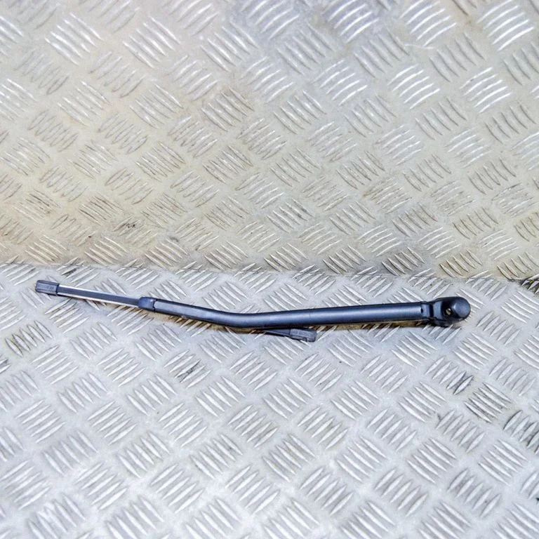 Aizmugurējā stikla tīrītāja svira 7199565