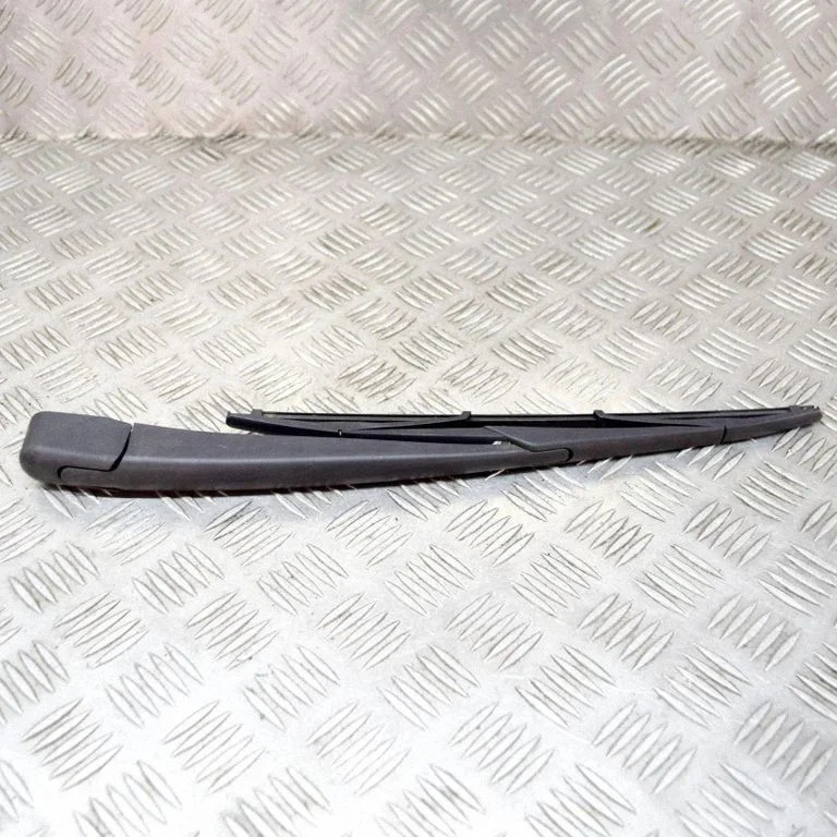 Aizmugurējā stikla tīrītāja svira 6M21A17526BE