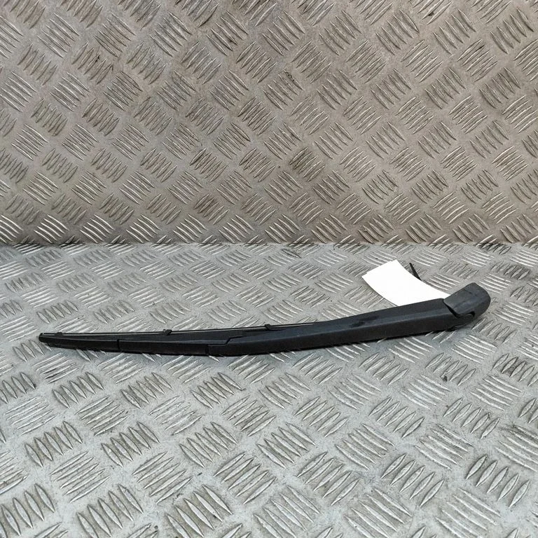 Aizmugurējā stikla tīrītāja svira KD4767330