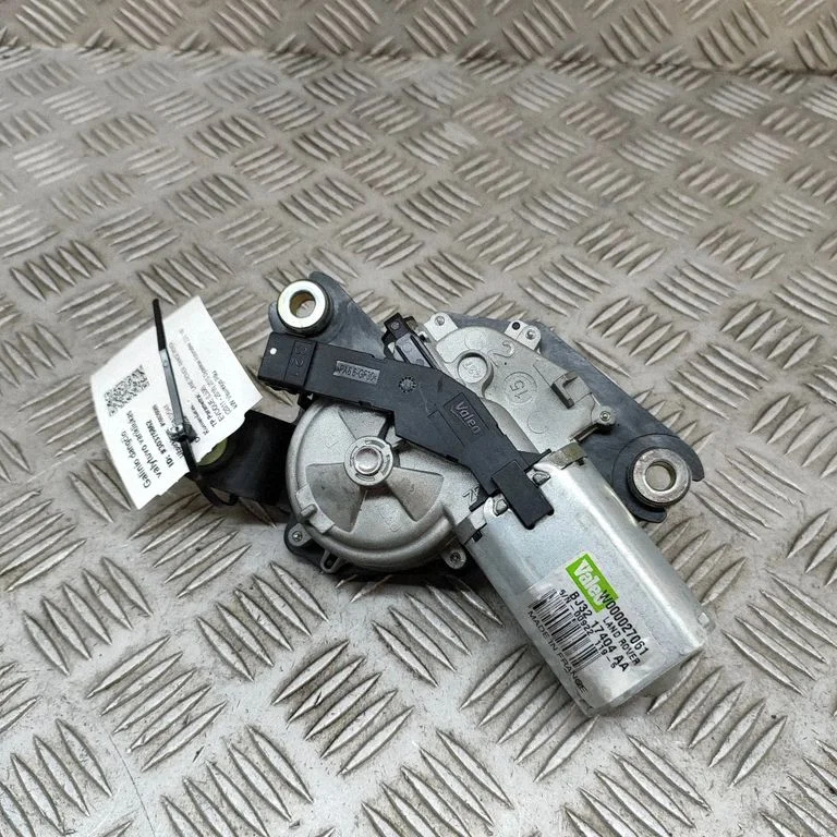 Aizmugurējā stikla tīrītāja motoriņš BJ3217404AA