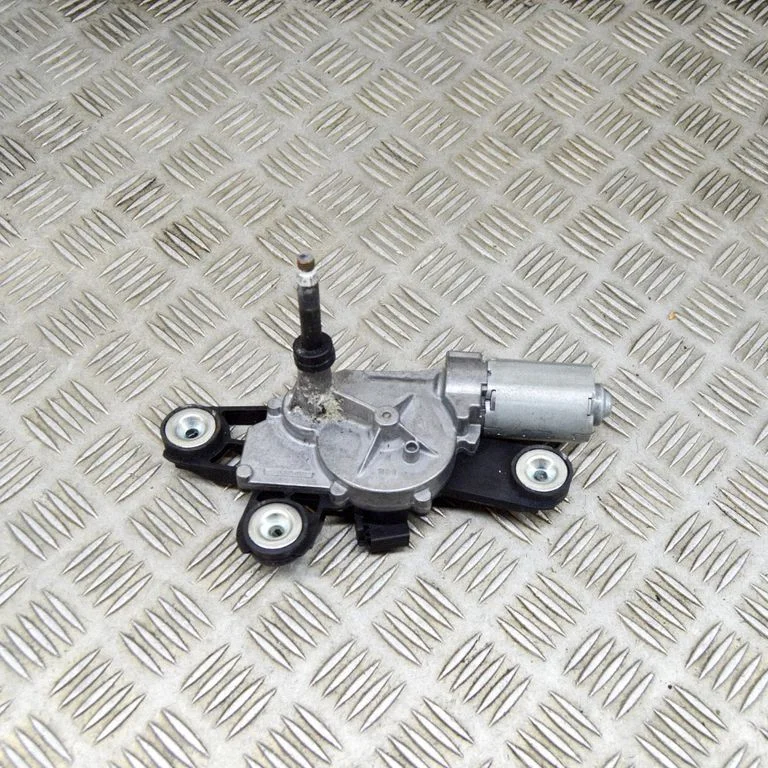 Rear window wiper motor 8A61A17K441AE – Ford Fiesta ST (2013-2017)