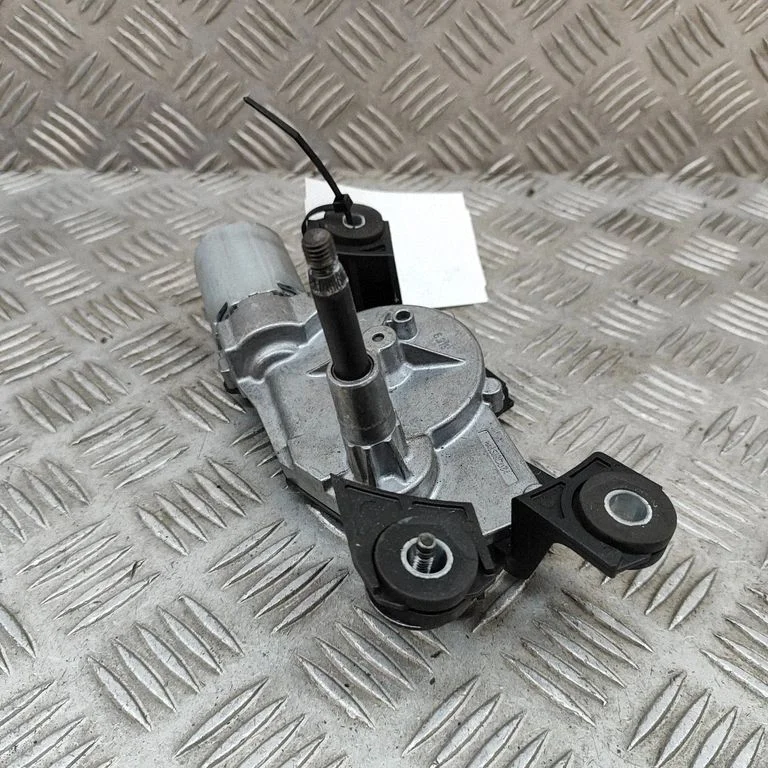 Aizmugurējā stikla tīrītāja motoriņš 0390201256