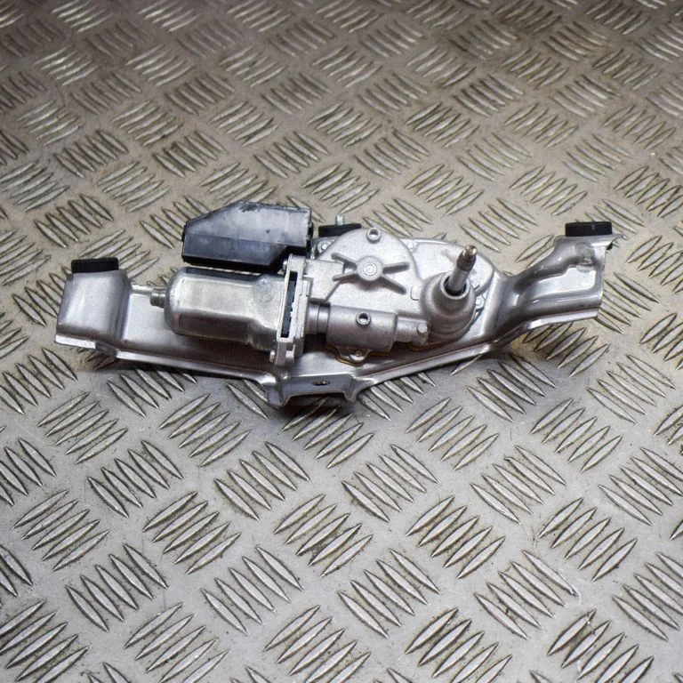 Aizmugurējā stikla tīrītāja motoriņš 85130F4010