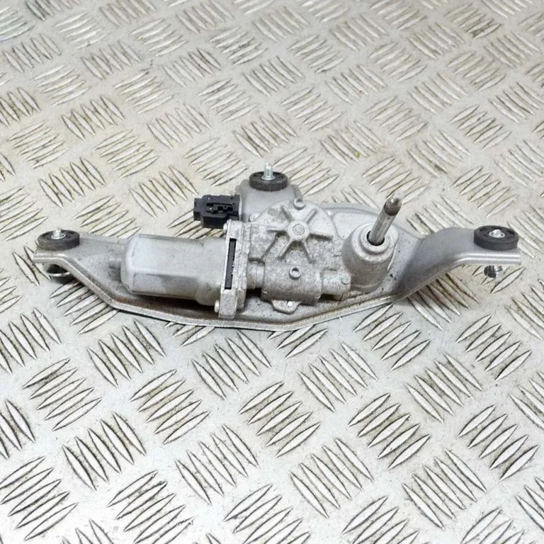 Aizmugurējā stikla tīrītāja motoriņš 8496000801