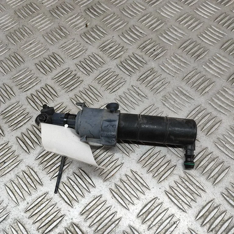 Lukturu apskalošanas sprausla(-s) A2188600247