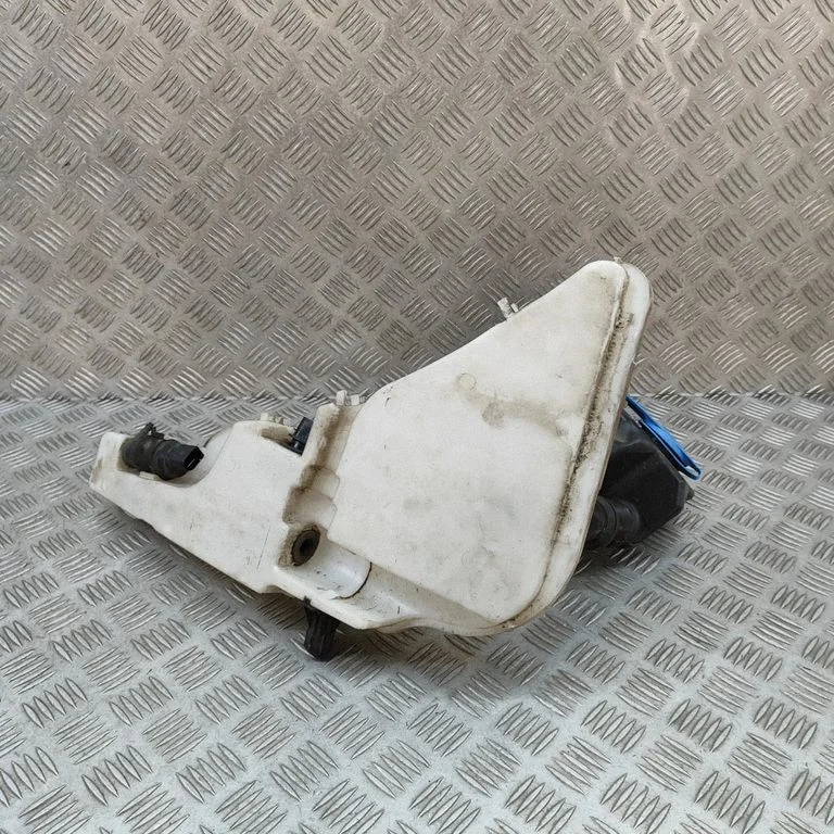 Windshield washer fluid reservoir/tank – Audi A7 S7 4G (2011-2017)