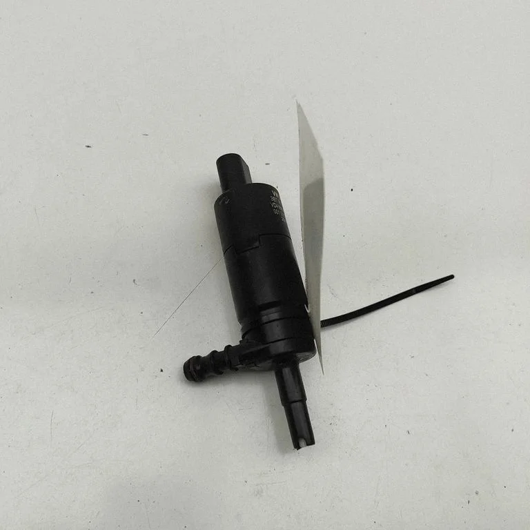 Logu mazgāšanas šķidruma sūknis (stiklu) 3B7955681