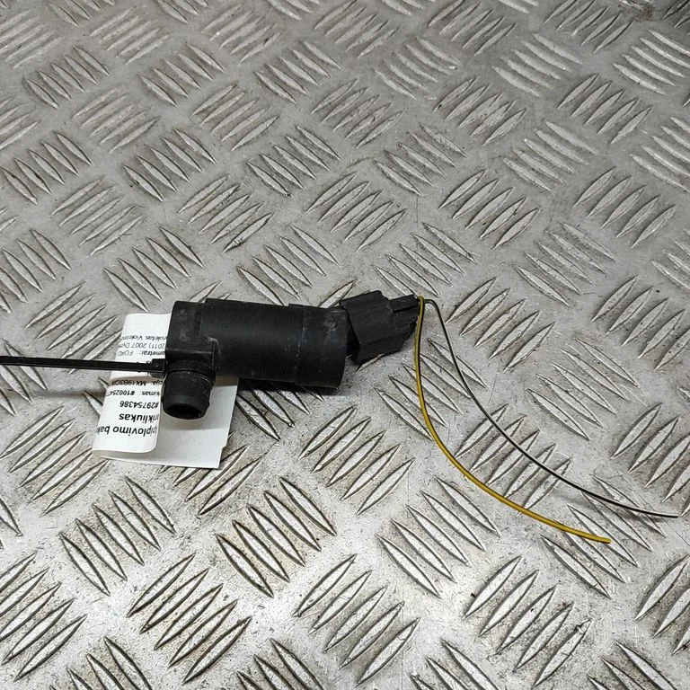 Klaasipesuvedeliku pump (klaaside) – Ford Focus C-MAX (2003-2010)