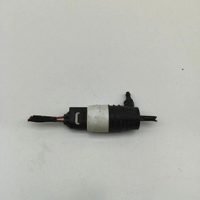 Windscreen/windshield washer pump – BMW X5M G05 F95 (2019-)