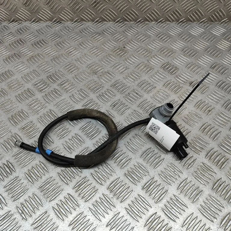Klaasipesuvedeliku pump (klaaside) J9D317K624AA