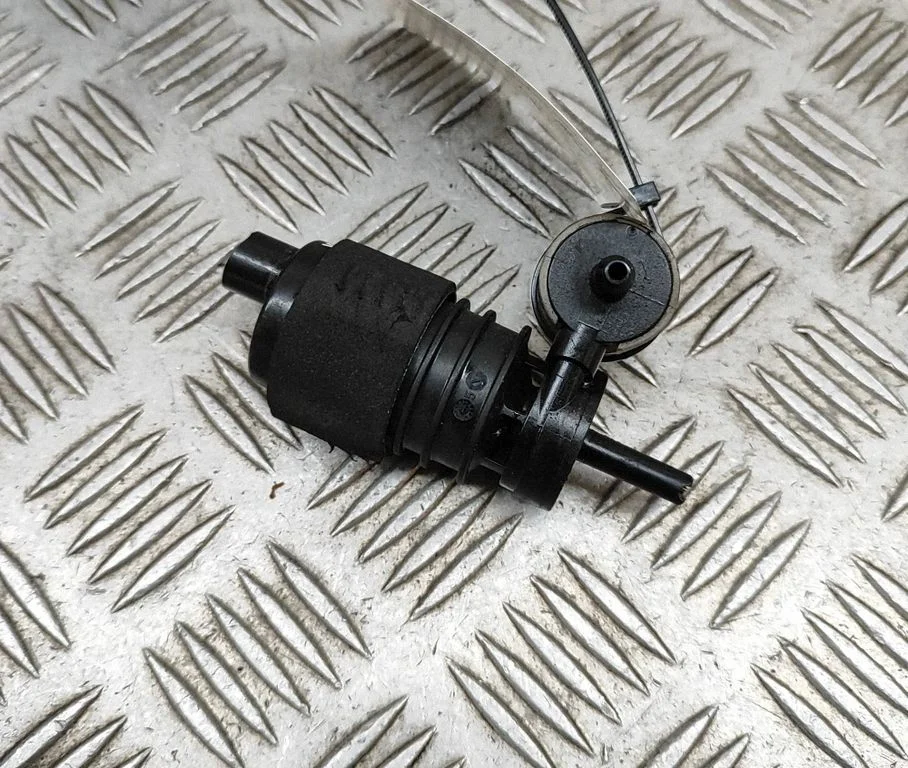 Klaasipesuvedeliku pump (klaaside) 1K6955651 – Audi Q7 4M (2015-)