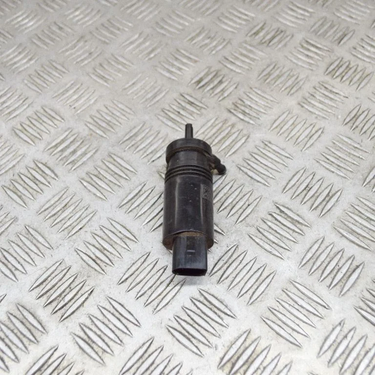 Windscreen/windshield washer pump – Tesla Model Y (2020-)