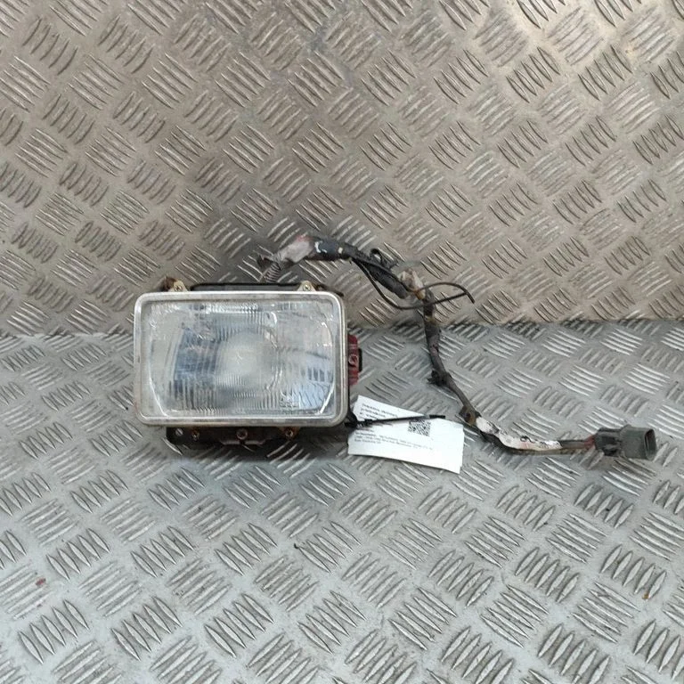 Priekšējais lukturis MB622714