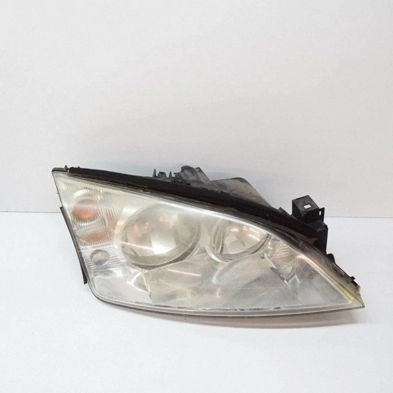 Headlight/headlamp – Ford Mondeo Mk III (2000-2007)