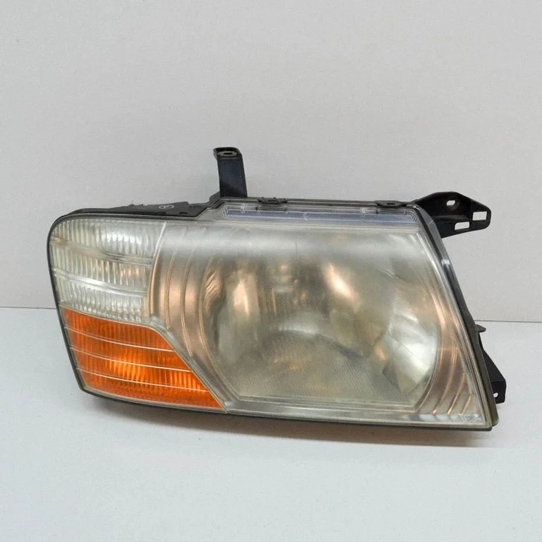 Headlight/headlamp – Mitsubishi Pajero Sport I (1996-2008)
