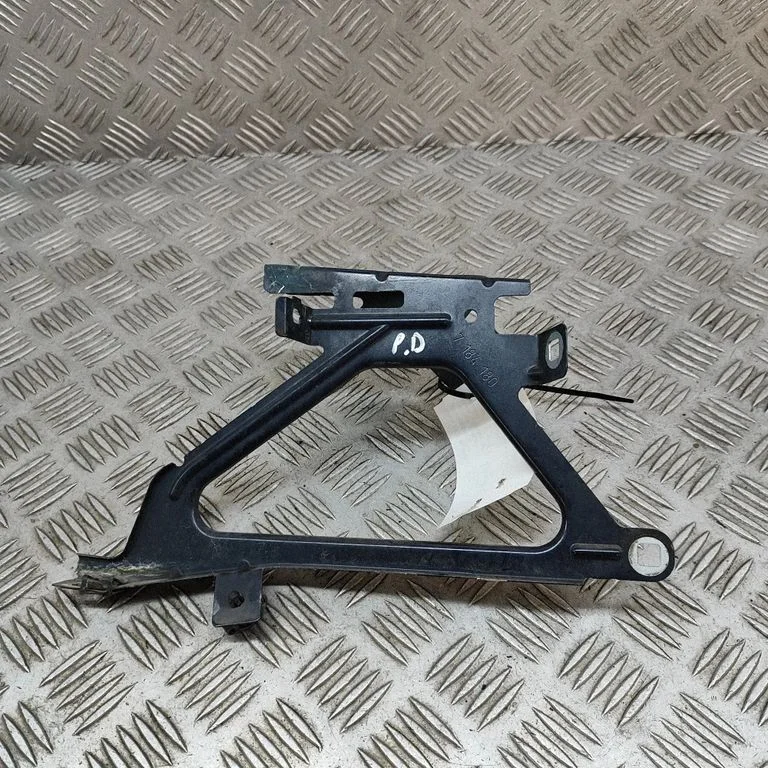 Headlight/headlamp mounting bracket – BMW 7 Series F01 F02 F03 F04 (2008-2016)