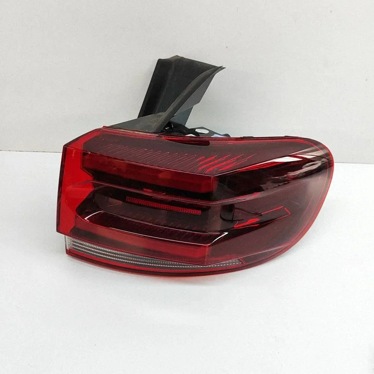 Rear/tail lights 9845247280