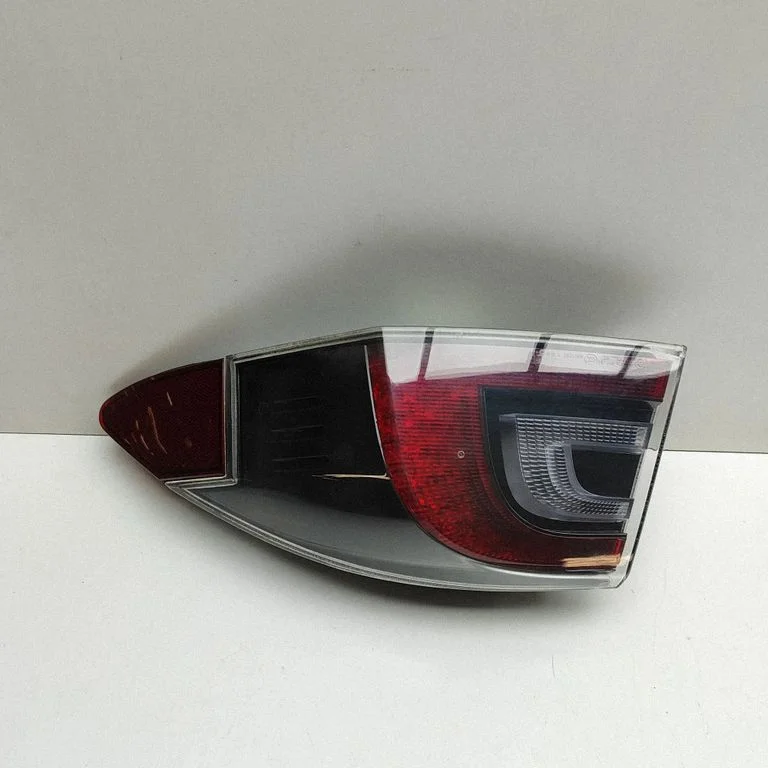 Lampa tylna w błotniku 600592100F