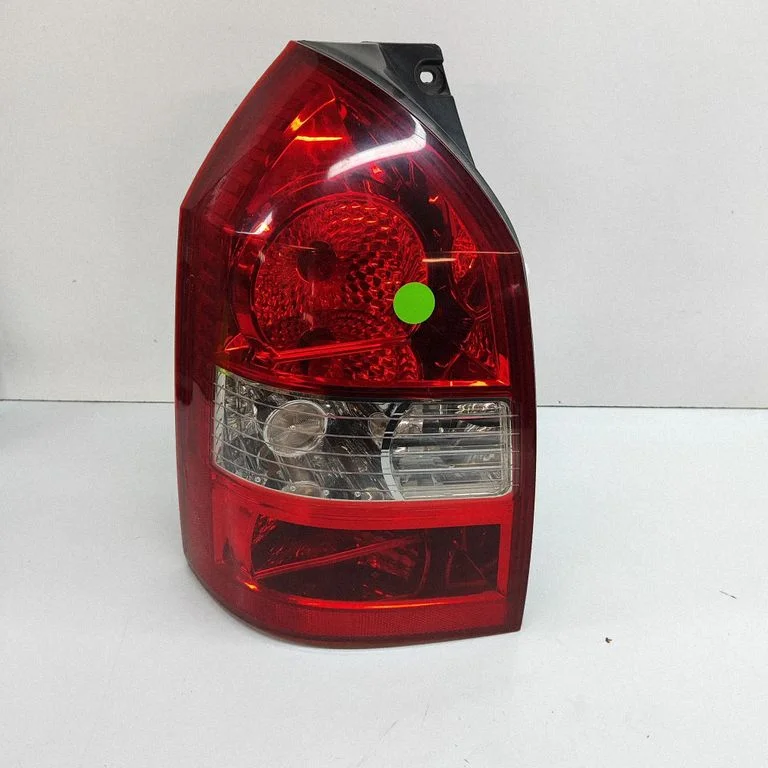 Aizmugurējais lukturis virsbūvē 924012E010 – Hyundai Tucson JM (2004-2009)
