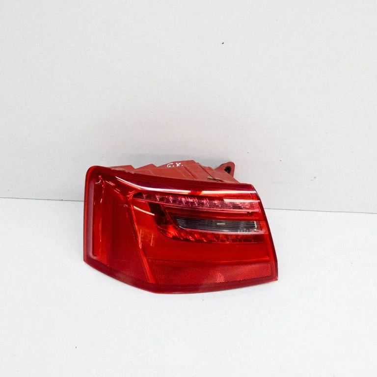 Lampa tylna w błotniku 4G5945095A