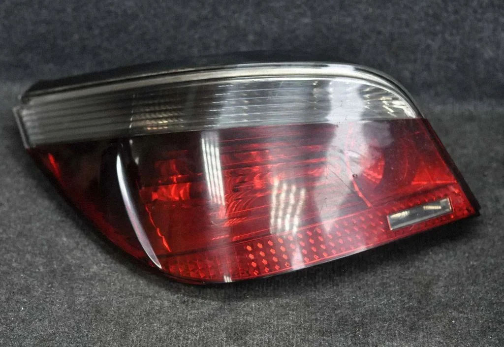 Aizmugurējais lukturis virsbūvē – BMW 5. sērija E60 E61 (2004-2010)