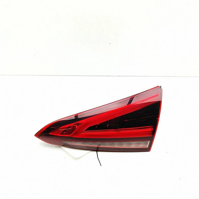 Lampa tylna w klapie A1779062000
