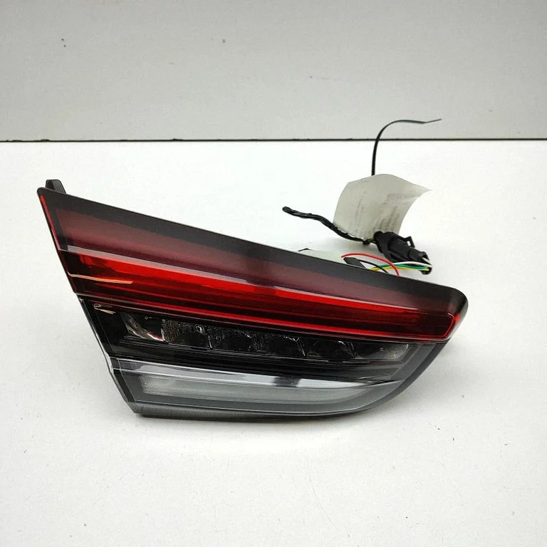 Lampa tylna w klapie 670159698