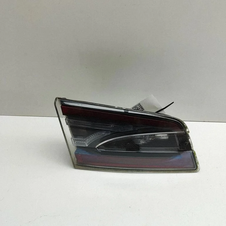 Lampa tylna w klapie 600592200E
