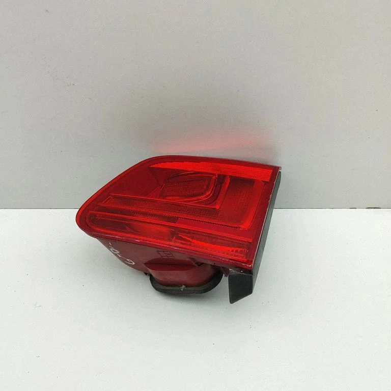 Tailgate rear/tail lights 5N0945094H