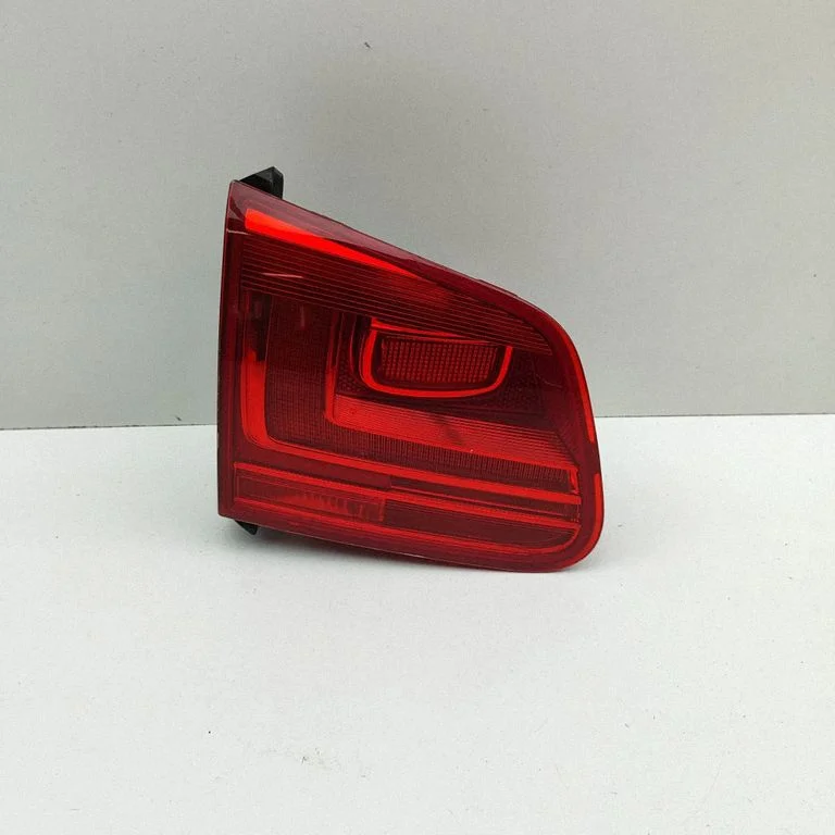 Tailgate rear/tail lights 5N0945093J